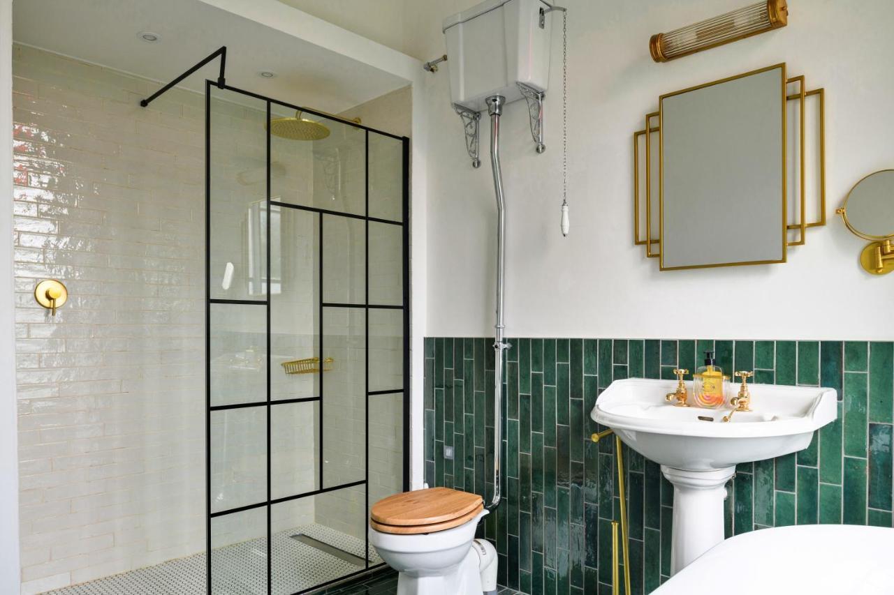 Finest Retreats - Luxury Converted Chapel With Hot Tub & Games Room Dinas Mawddwy Eksteriør bilde